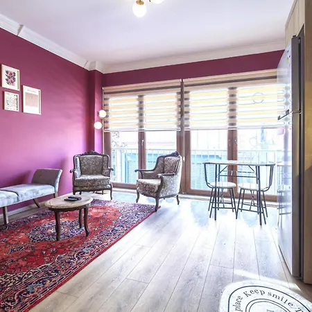 Charming Flat Near Kennedy Avenue In Fatih Apartment