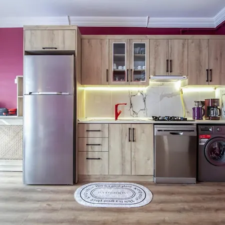 Charming Flat Near Kennedy Avenue In Fatih Apartment Istanbul