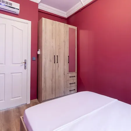 Charming Flat Near Kennedy Avenue In Fatih